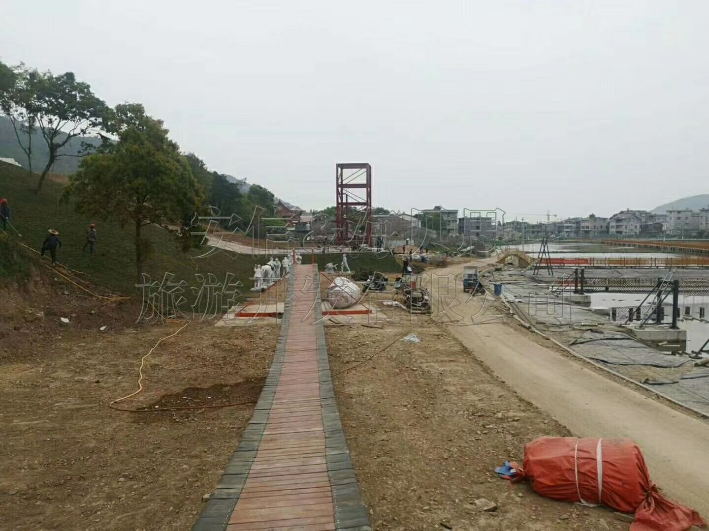 浙江省臺州市風(fēng)火輪，水上趣橋，網(wǎng)紅橋，網(wǎng)紅秋千，摩拜單車安裝完畢