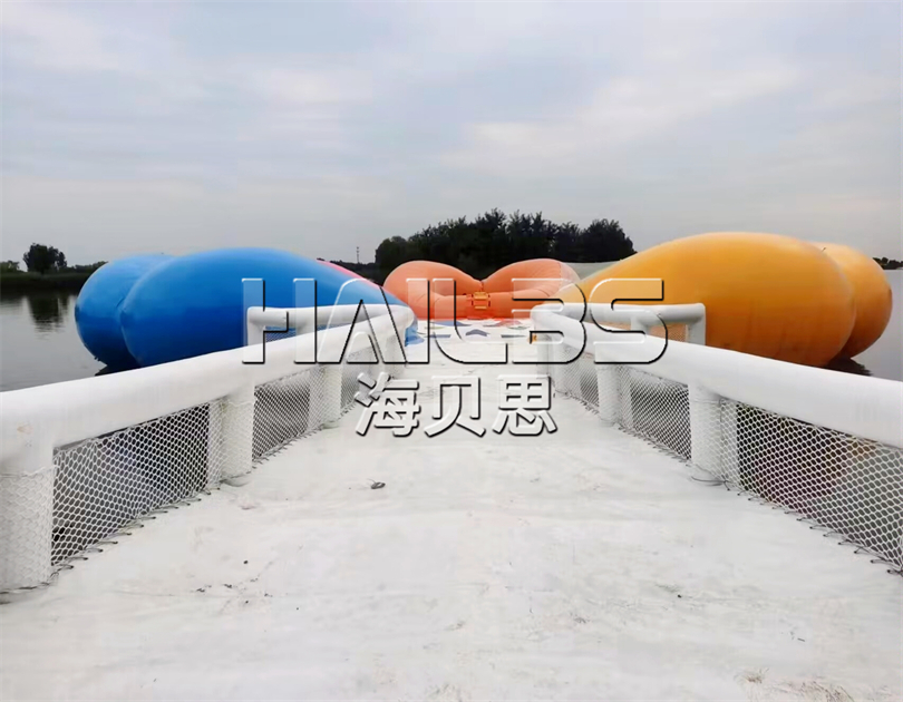 山東淄博花朵蹦床安裝現(xiàn)場(chǎng)